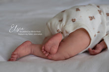 Load image into Gallery viewer, PROTOTYPE Elsie Reborn by Nikki Johnston - Sculpted by Mirte Kooi