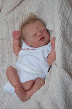 Load image into Gallery viewer, Kiara - (Sold Out)